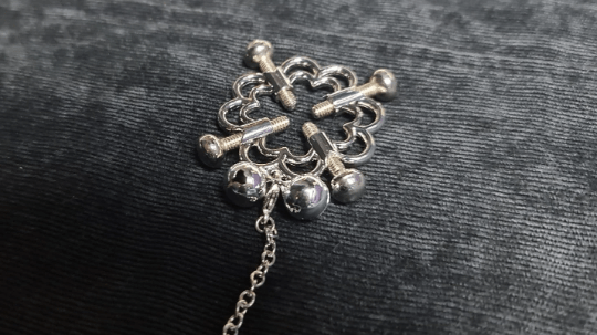 BDSM adjustable double clover nipple clamps with bells