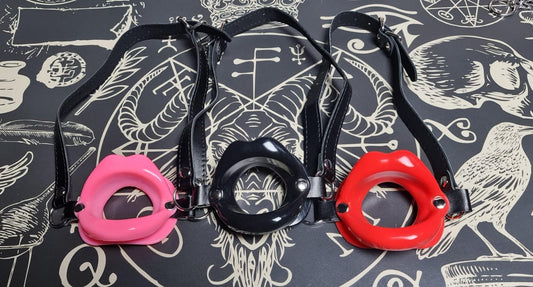 BDSM bimbo big lips gag: fetish humiliation play