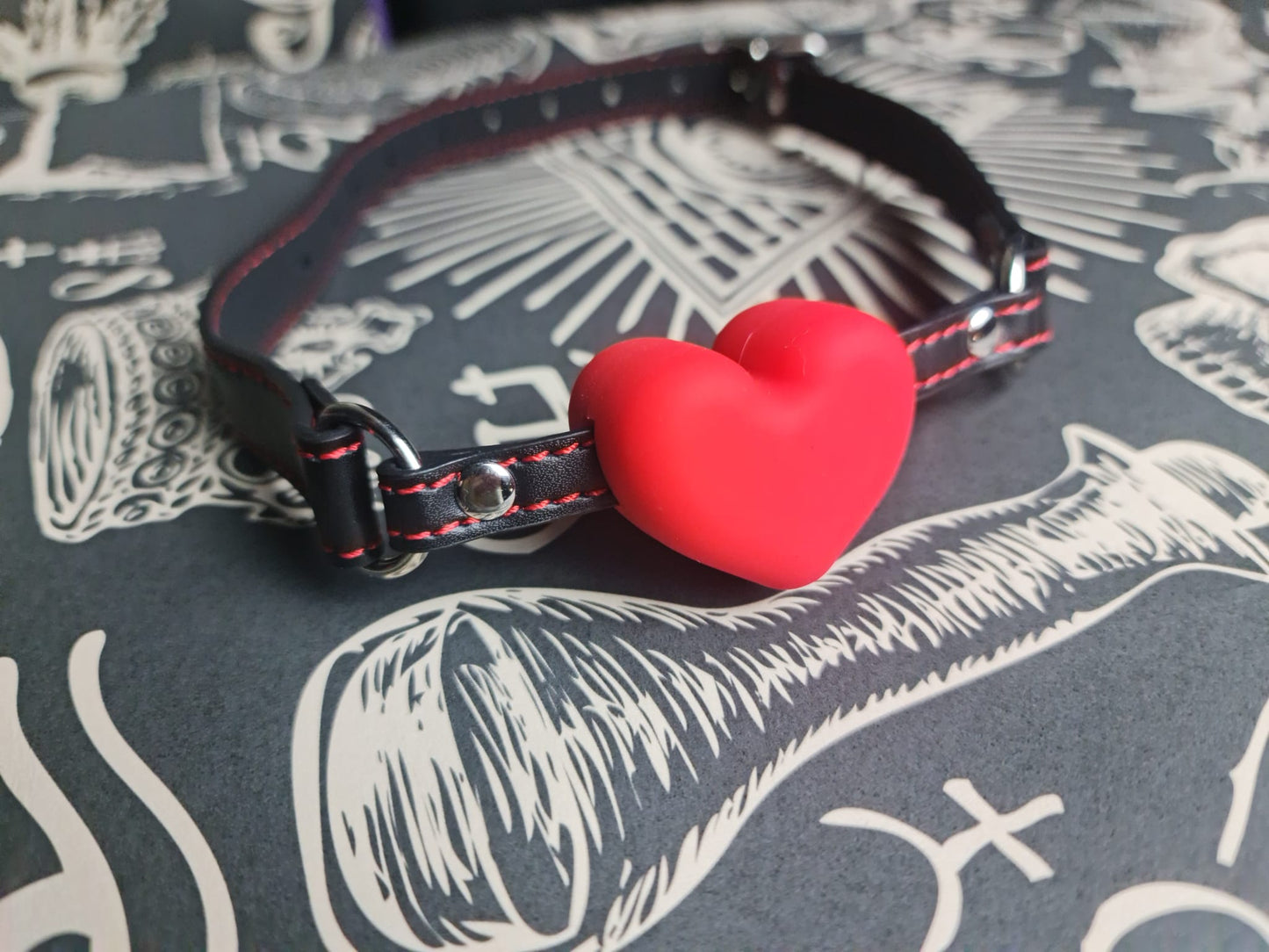 BDSM heart gag: adjustable, cute, little, pet, silicone,